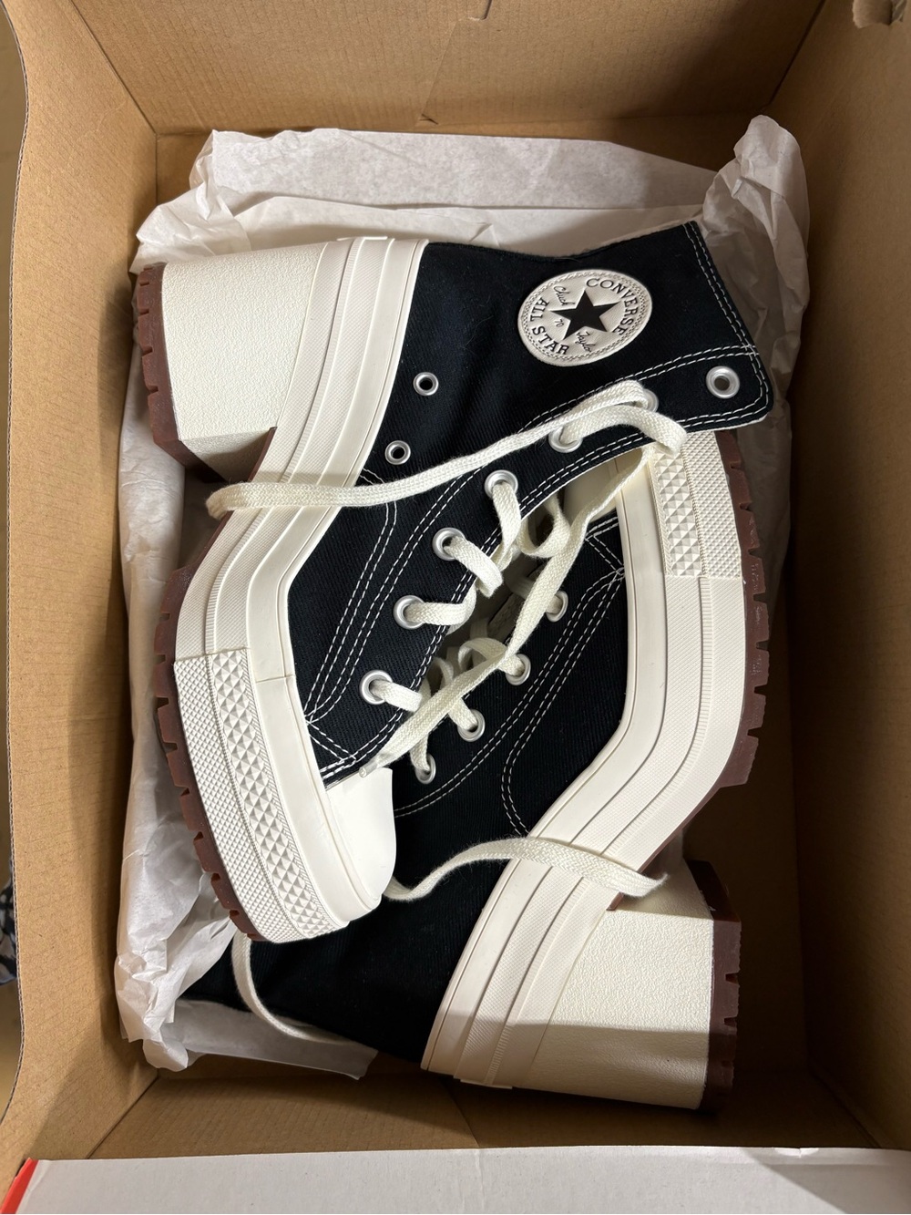 Women Converse Chuck 70 De Luxe High Heel Sneaker - Picture 3 of 6